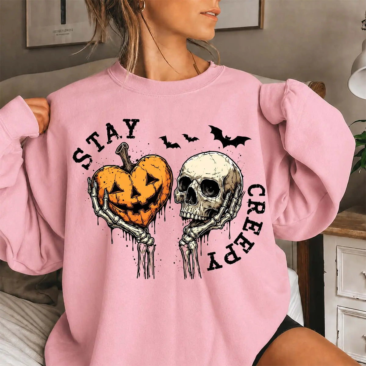 Women’s Halloween Skull & Pumpkin Heart Graphic Sweatshirt, Skeleton Hand and Bat Print Crewneck Pullover, Cozy Long Sleeve Fall Top, Vintage Spooky Season Shirt for Halloween Parties, Pumpkin Patch Trips, Weekend Wear & Autumn Gifts