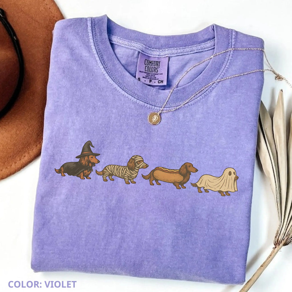 Comfort Colors Halloween Wiener Dog T-shirt Funny Dachshund Costume Tee Retro Fall Graphic T-shirt Cute Dog Lover Gift Unisex Halloween Gift Idea, Cotton Fabric