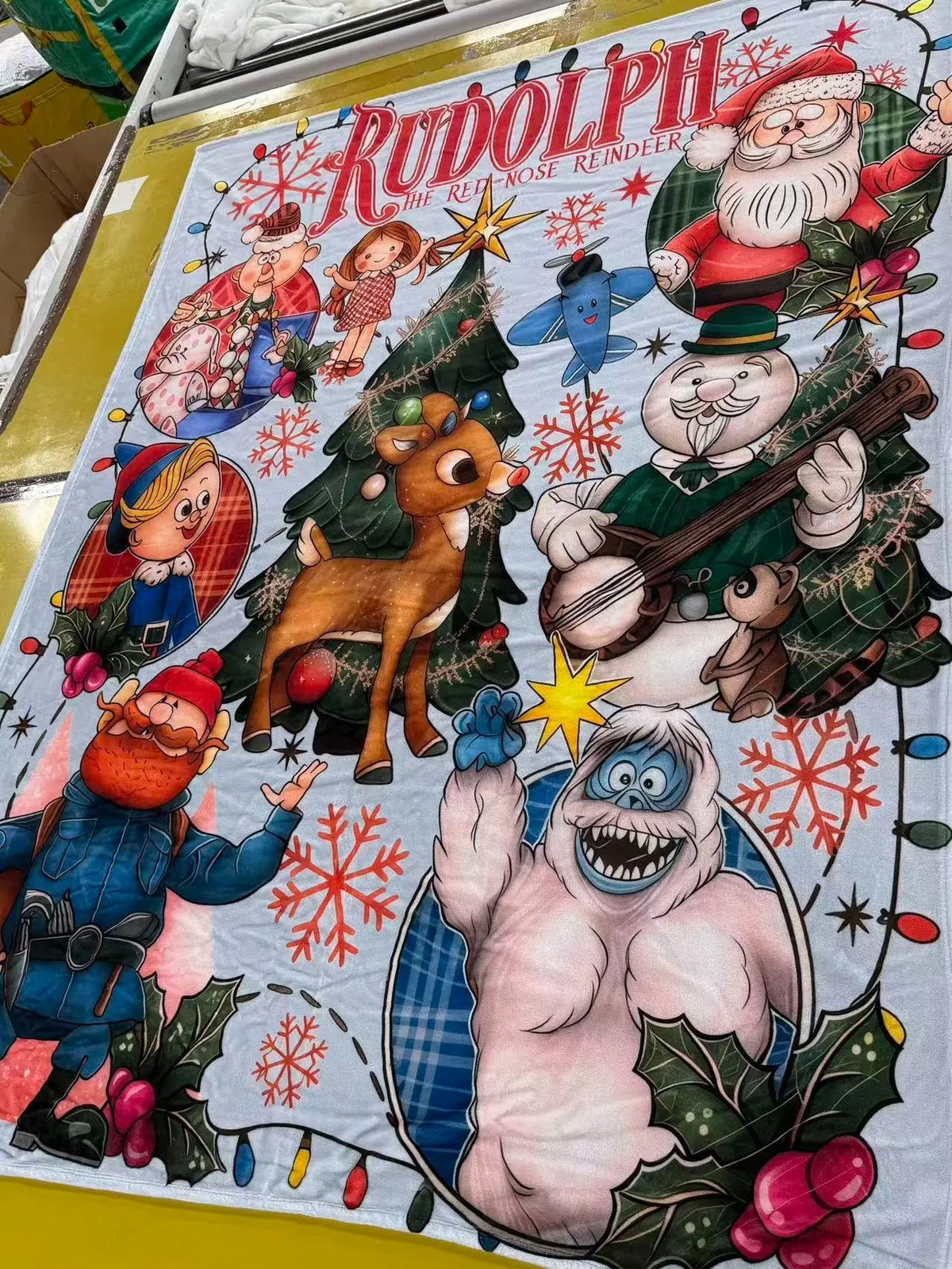 Rudolph the Red - Nosed Reindeer Christmas - Themed Blanket| Sofa Binging Throw, AC Home Blanket, Outdoor Picnic Vibe For Christmas party decor, winter family movie nights, New Year gathering decor Ideal for Christmas, New Year's Day, New Year